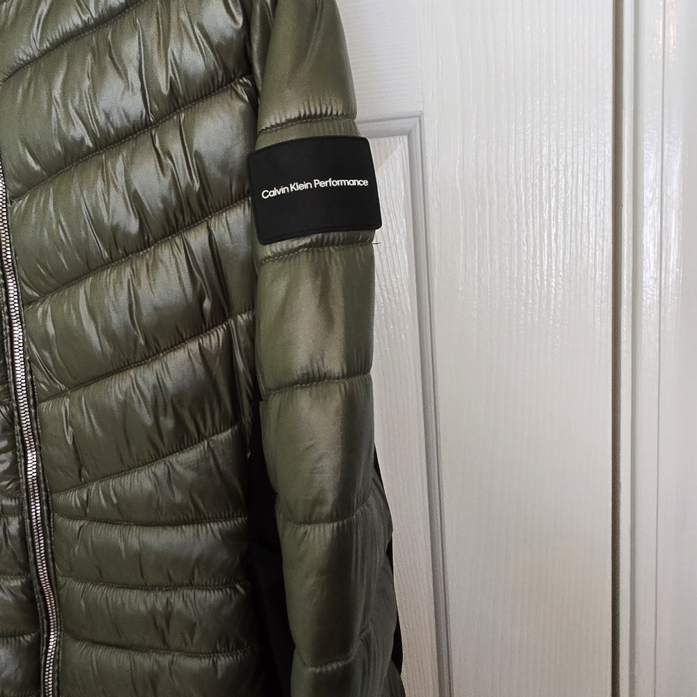 Ck puffer jacket - Picture 3 of 8